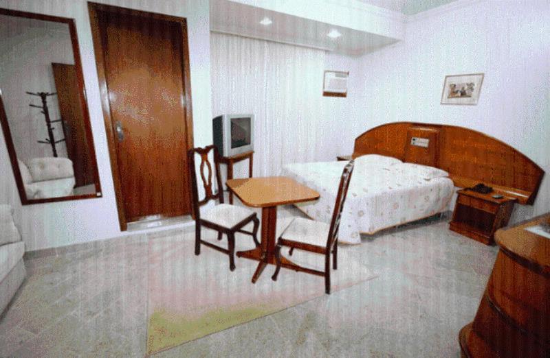 Cristal Executive Hotel Francisco Beltrão Szoba fotó